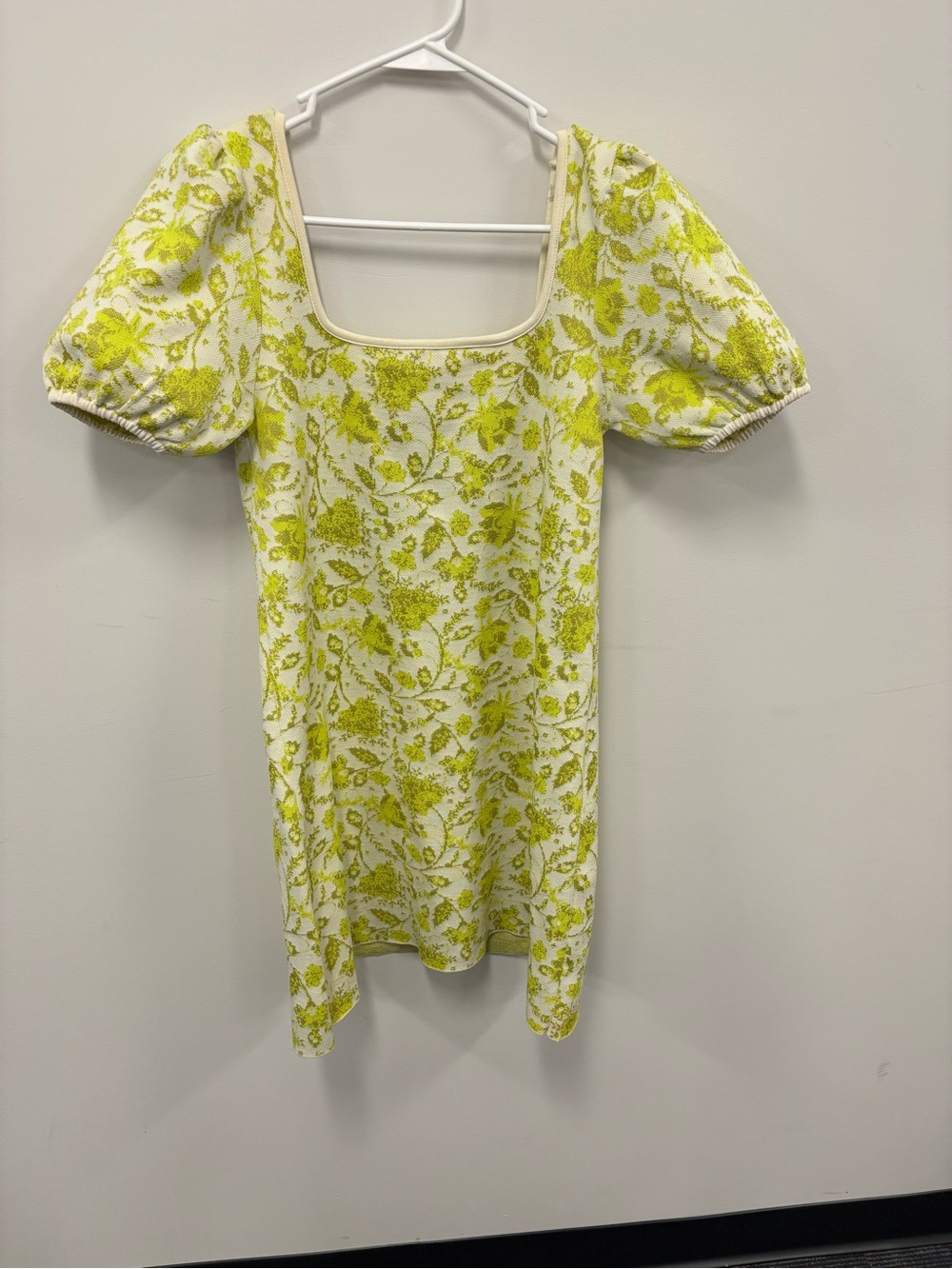 Zara Square-Neck Puff Sleeve Floral Mini Dress in Lime - Picture 2 of 3